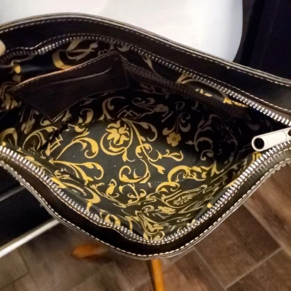 Beautiful leather cut out handbag - Picture 6 of 6